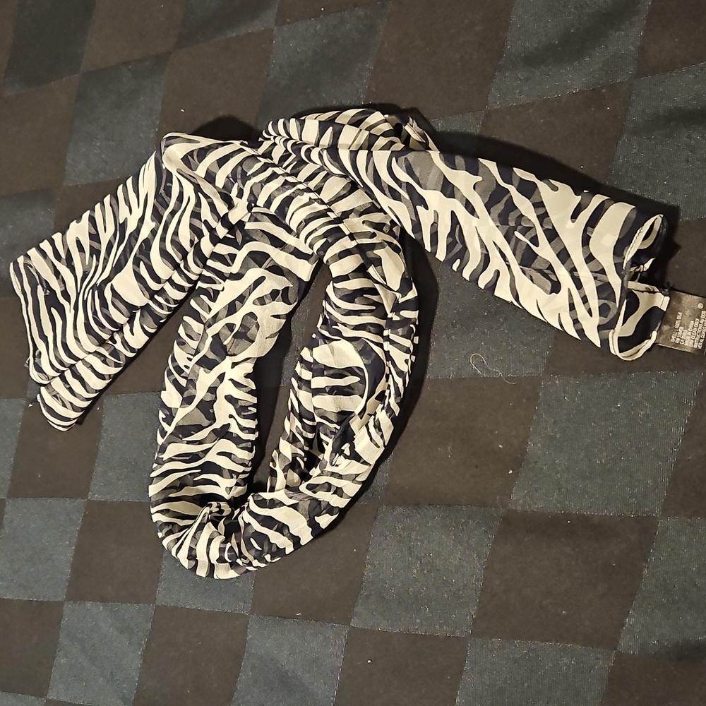 Zebra Print Oblong Scarf - Picture 5 of 5